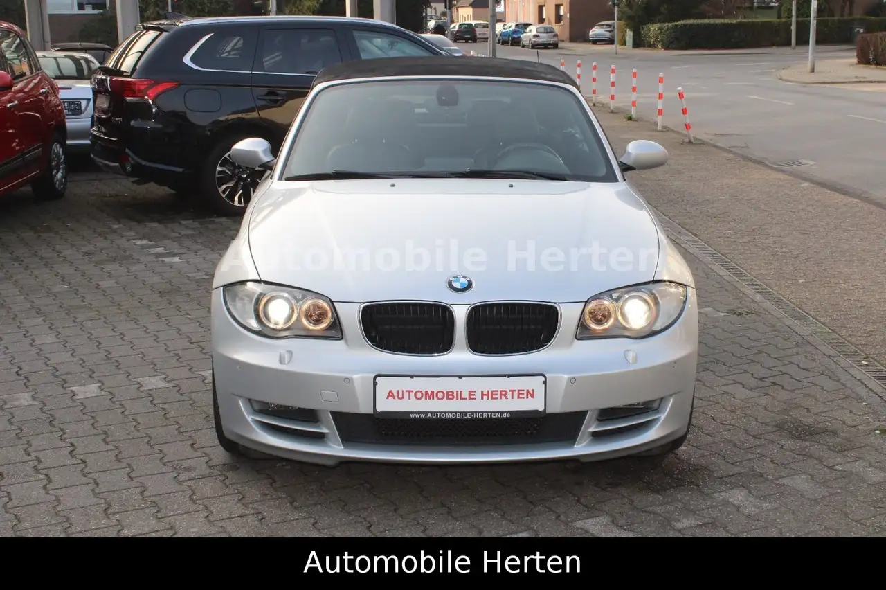 BMW 120i CABRIOLET - 170ch - 110 000KMS - SELLERIE CUIR - VOLANT EN CUIR - CT RECENT