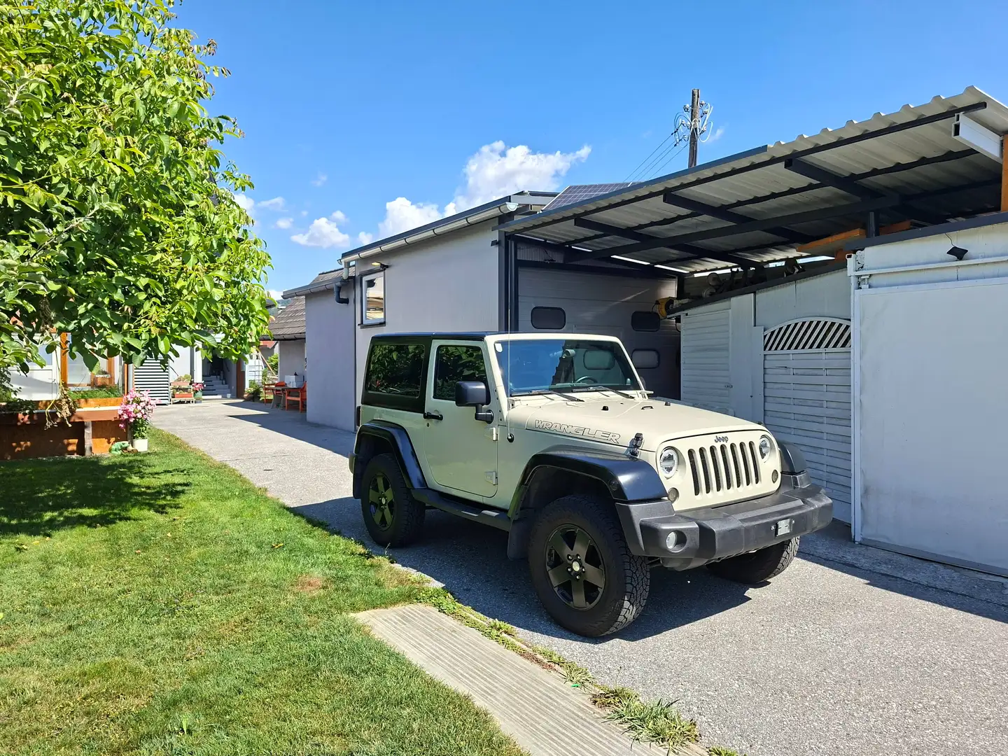 Jeep Wrangler Wrangler Sahara 2,8 CRD Aut. Sahara Beige - 1
