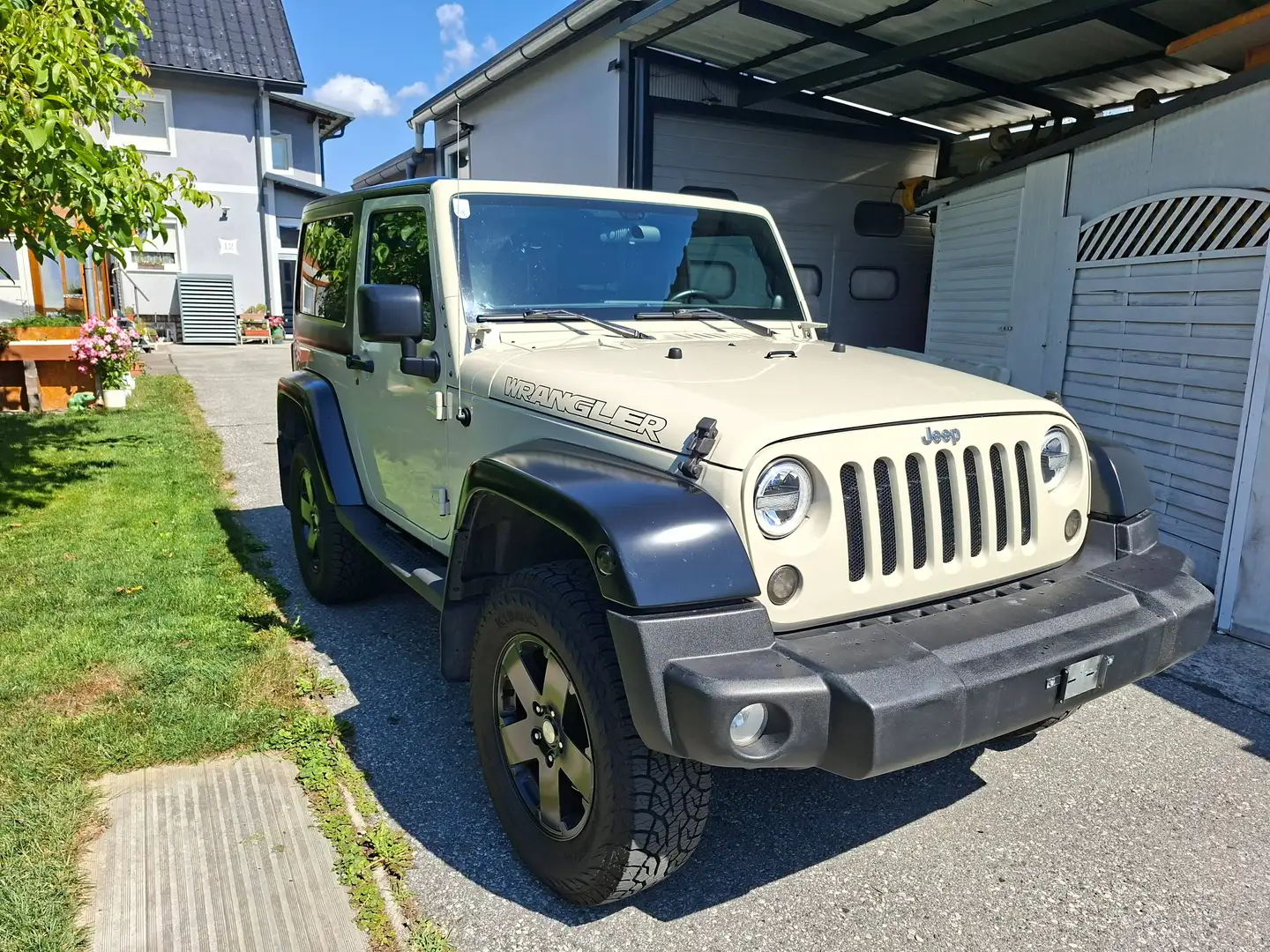 Jeep Wrangler Wrangler Sahara 2,8 CRD Aut. Sahara Beige - 2