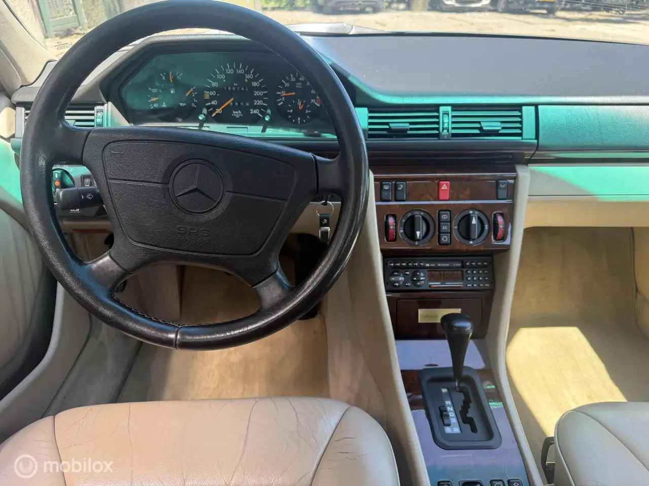 Mercedes-Benz E 220, foto 11