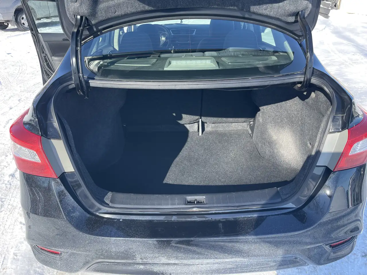 Nissan Sentra снимка Nissan Sentra