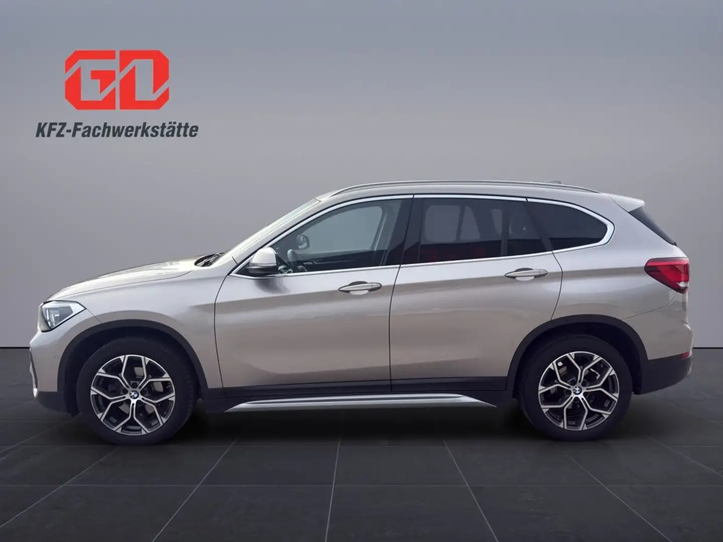 BMW X1 xDrive18d xLine,AHK,Panorama.. Silber - 2