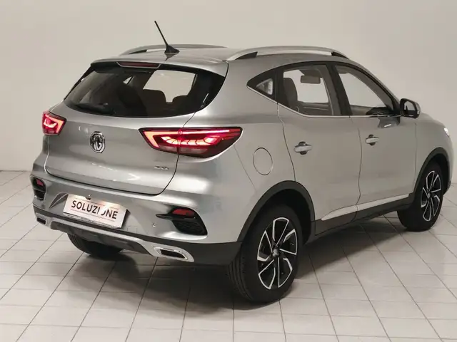 MG MG ZS view 2