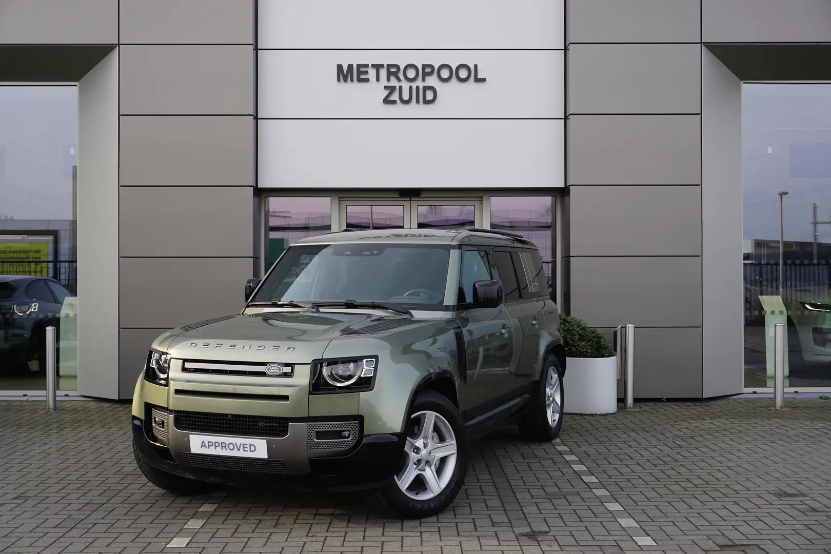 Land Rover Defender 110 P400e PHEV X-Dynamic SE Grün - 1