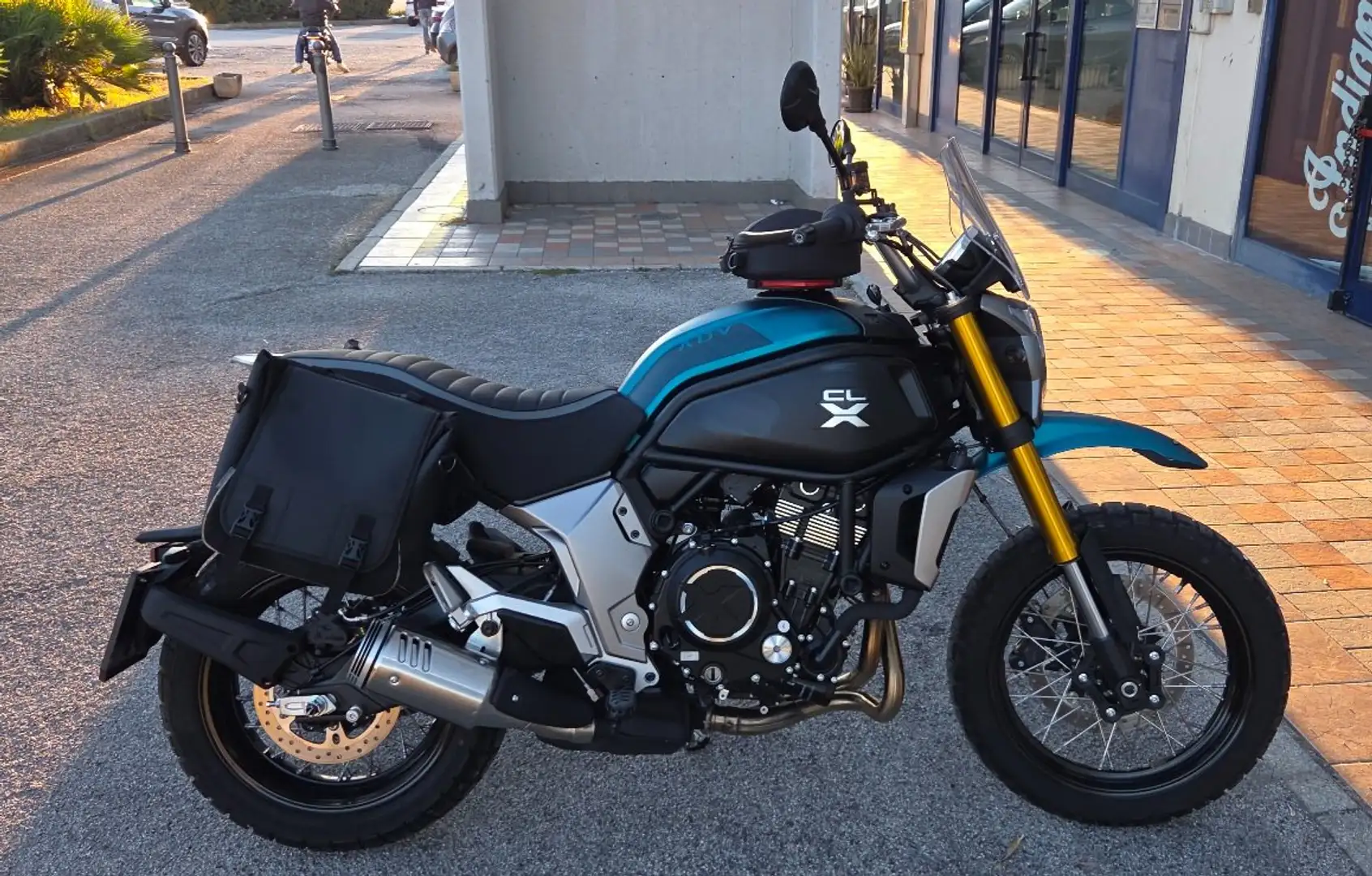 CFMOTO 700 CL-X ADVENTURE Blu/Azzurro - 1