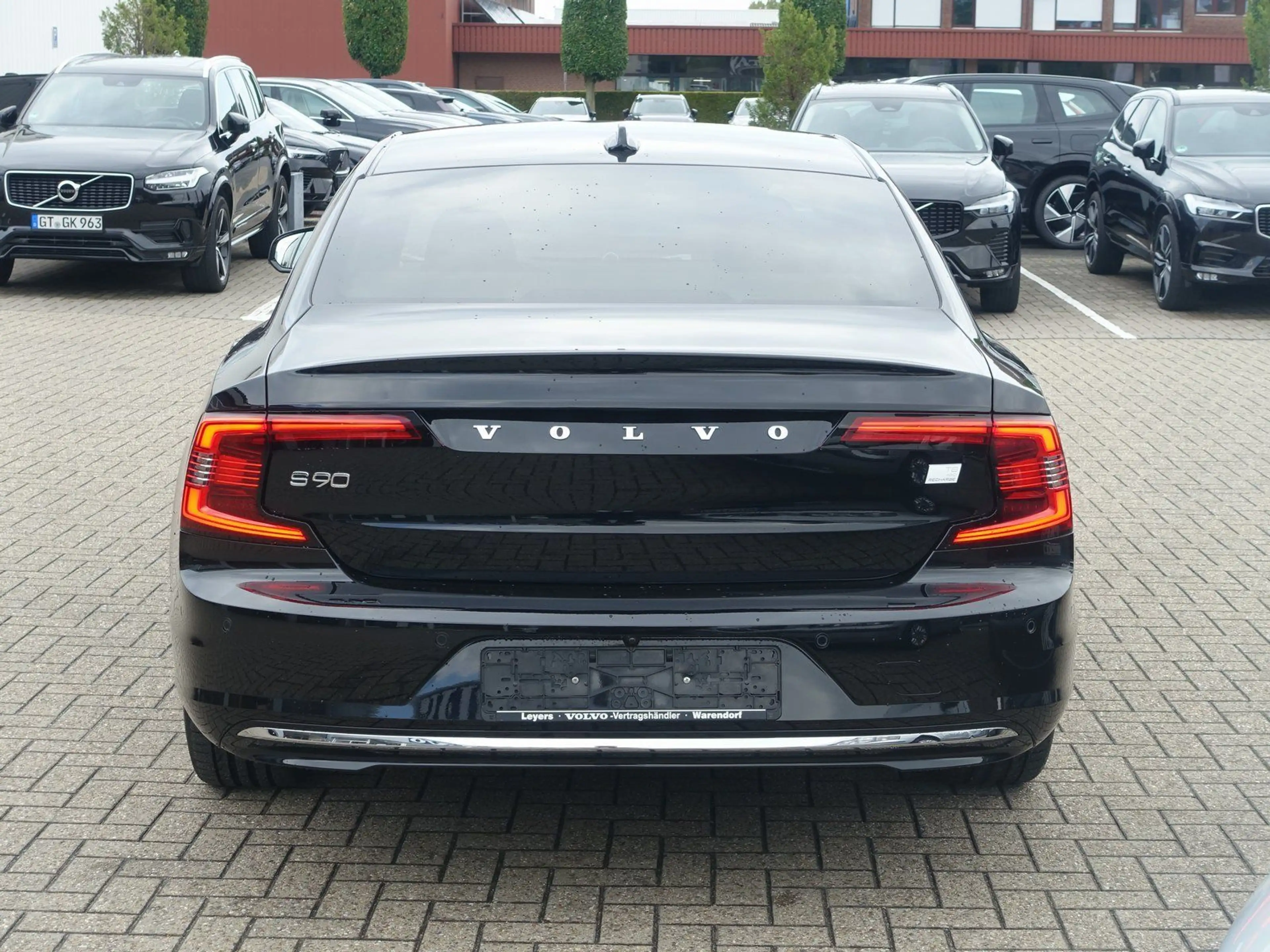 Volvo S90 Recharge T8 AWD Ultimate Bright — photo 5