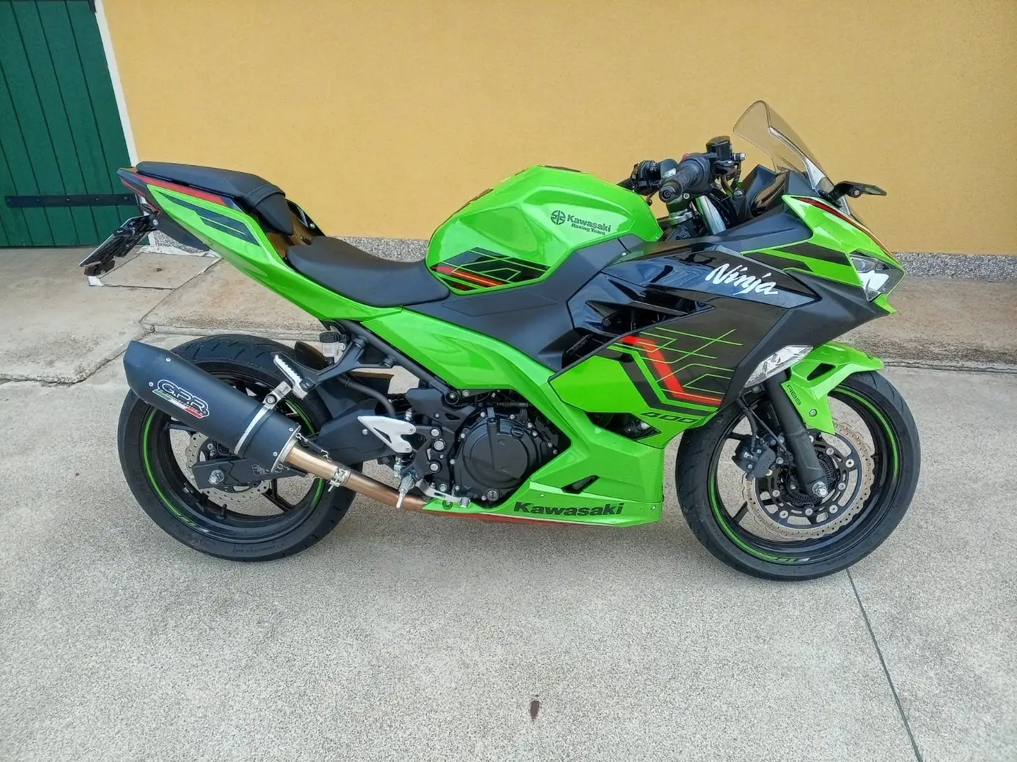 Kawasaki Ninja 400 Verde - 1