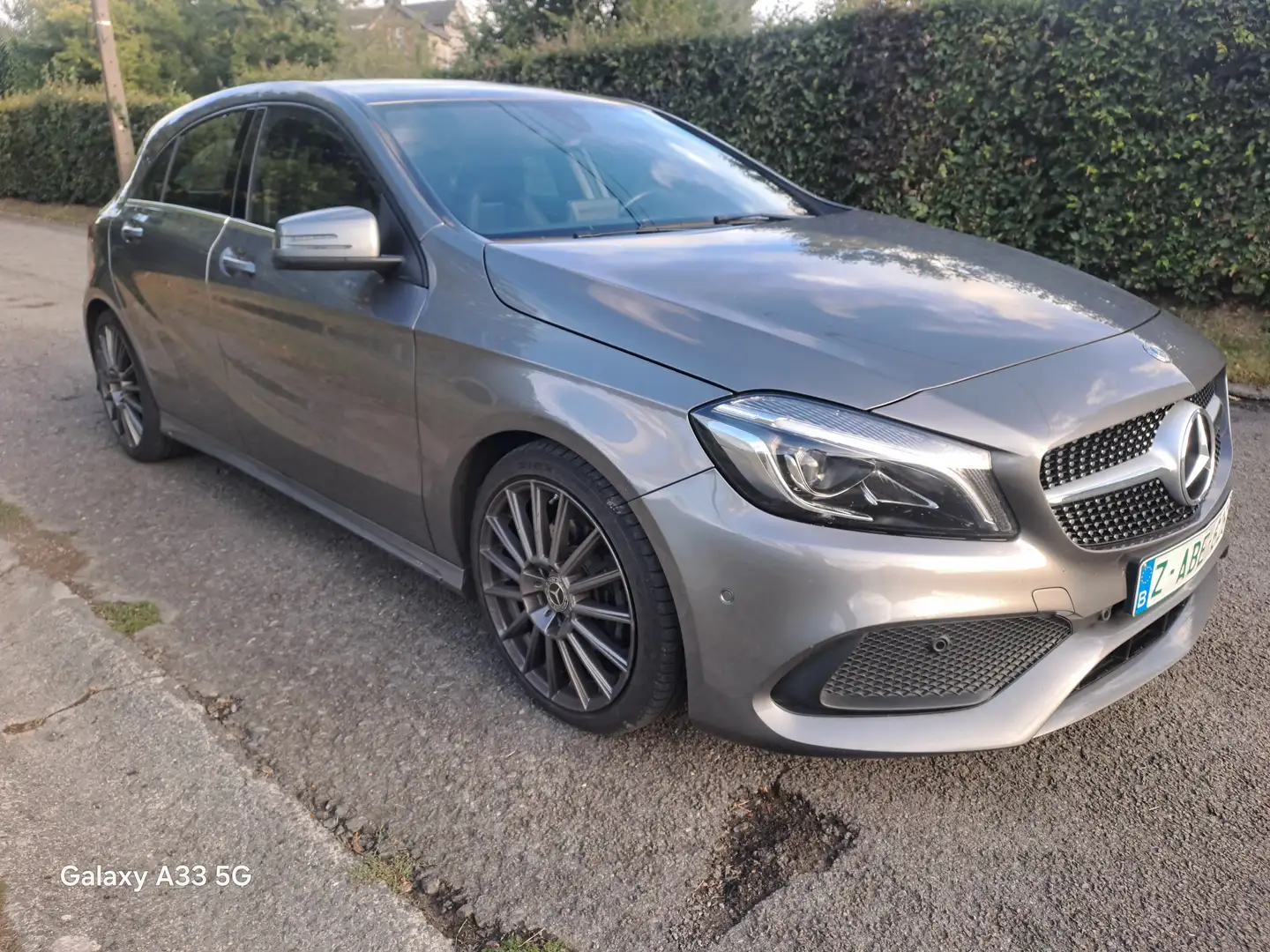 Mercedes-Benz A 180 A 180 d Business Solution AMG Gris - 2