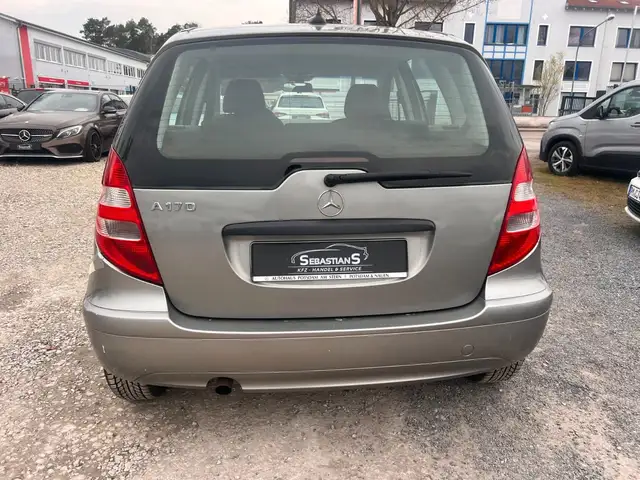 Mercedes-Benz A view 5
