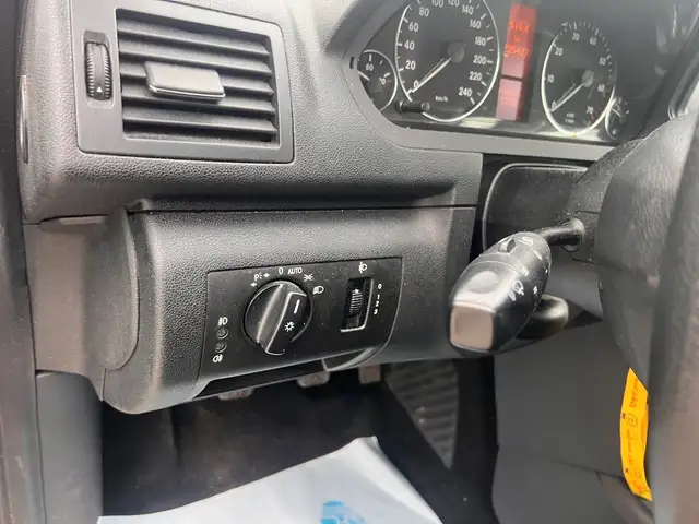 Mercedes-Benz A view 13
