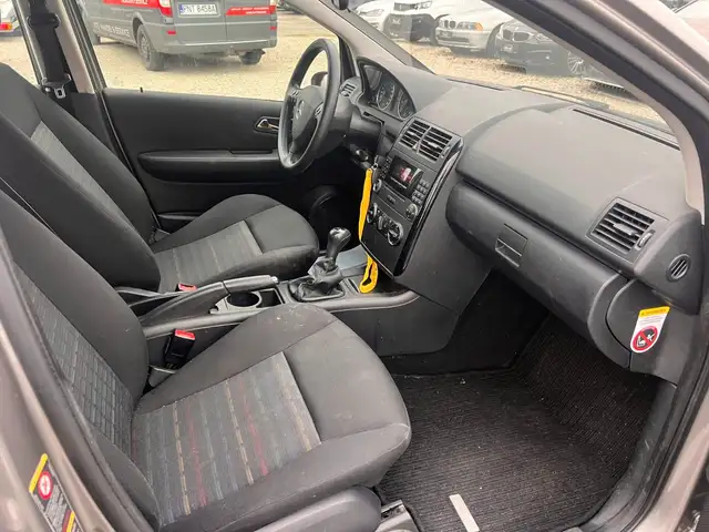 Mercedes-Benz A view 9