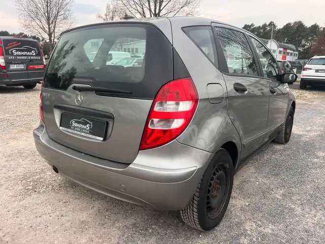 Mercedes-Benz A view 4