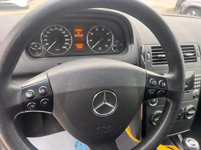 Mercedes-Benz A view 14