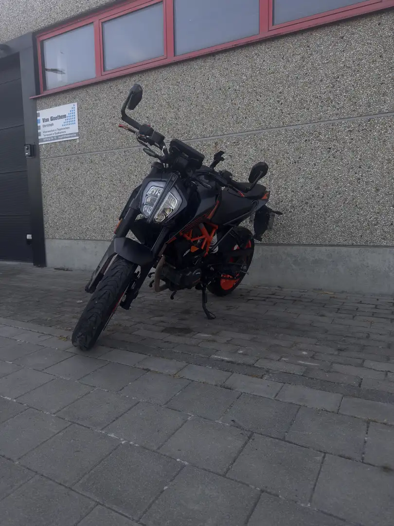 KTM 125 Duke 2022 Oranje - 1