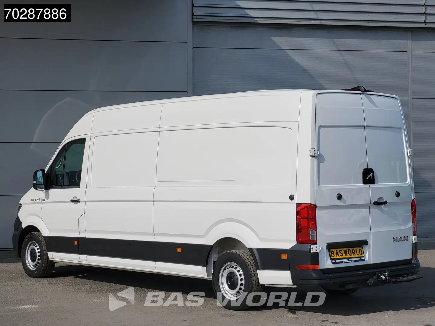 Volkswagen Crafter 140pk L4H3 Trekhaak Airco Cruise Camera Parkeersen Wit - 2