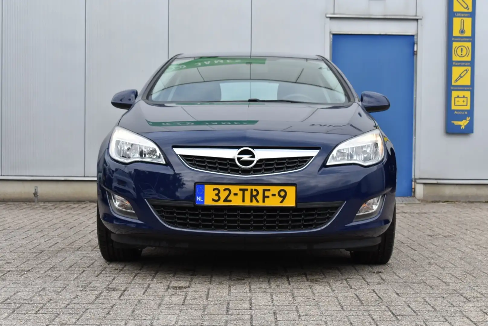 Opel Astra 1.4 Buss Ed APK t/m 27/6/26 TH incl winterbnd Blauw - 2