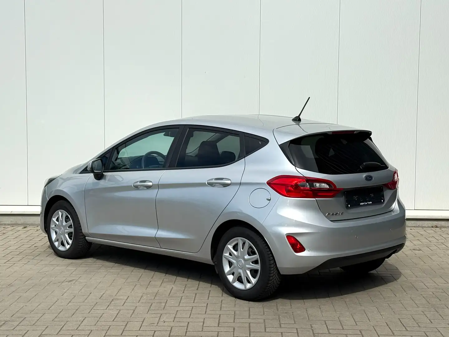 Ford Fiesta ✅ 1.1i GARANTIE 1.Eig LaneAssist Parksens Airco Argent - 2