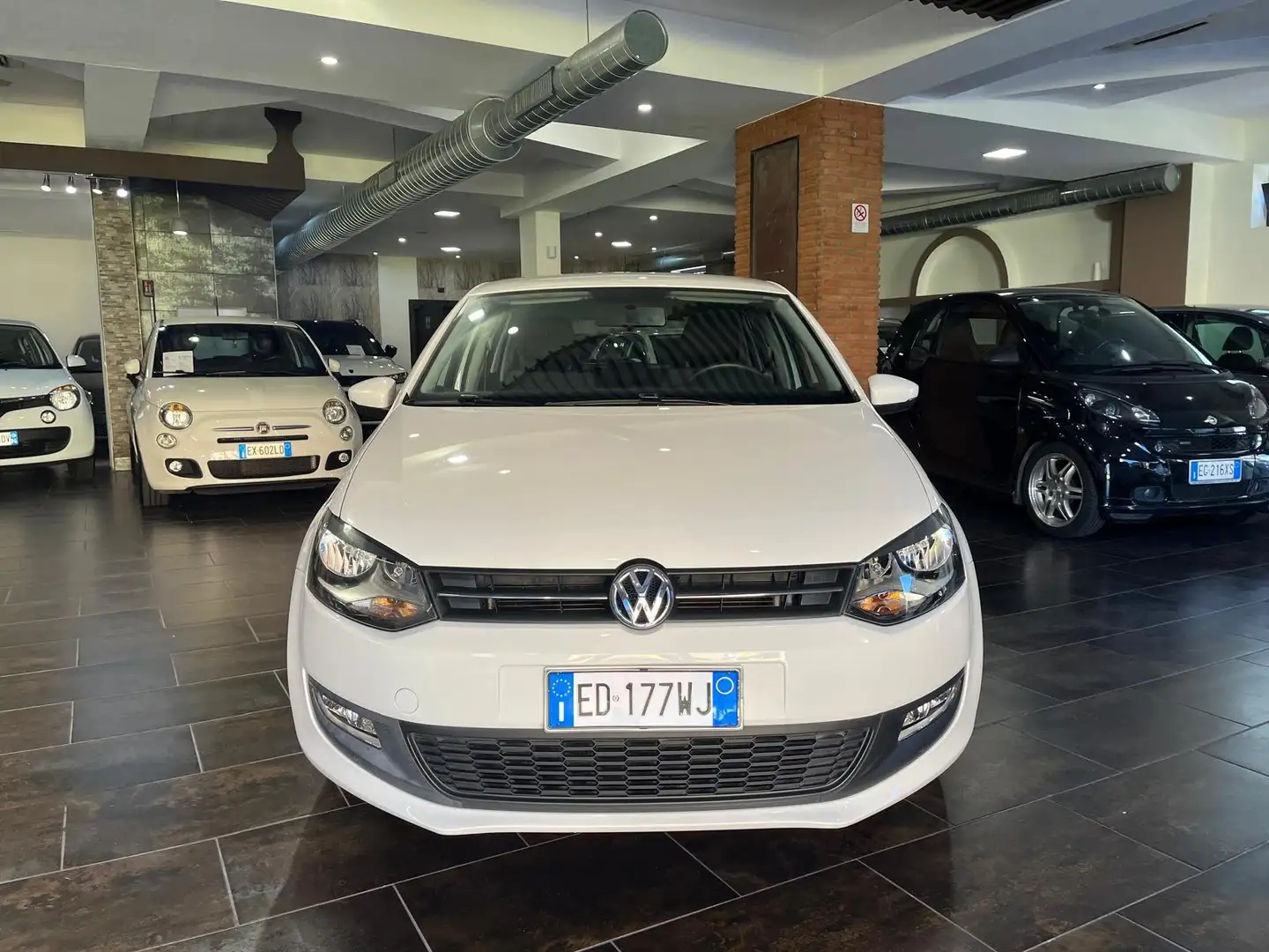 Volkswagen Polo Polo V 2009 5p 1.6 tdi Comfortline 90cv Blanco - 2
