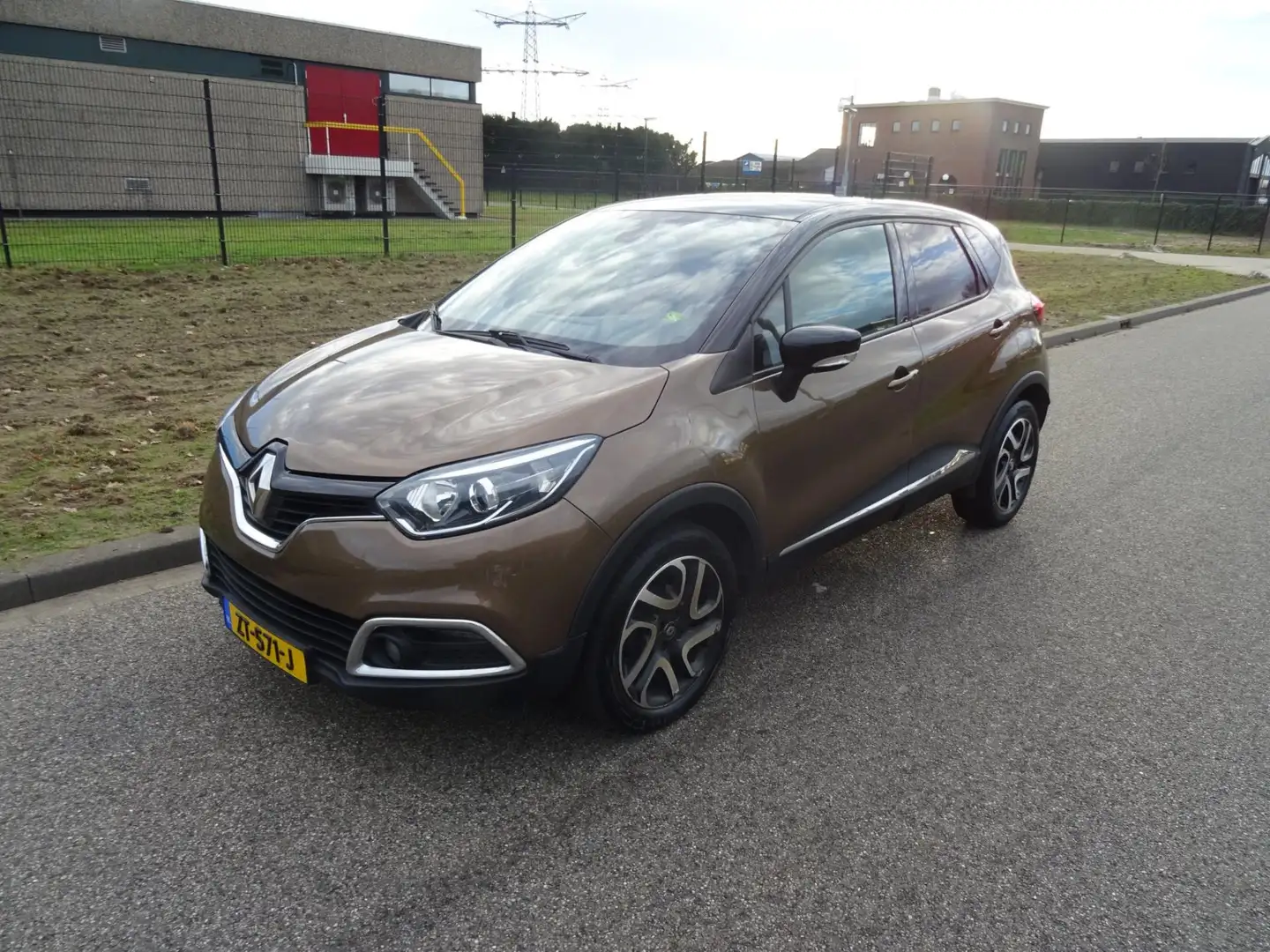 Renault Captur 0.9 TCe Dynamique Braun - 1