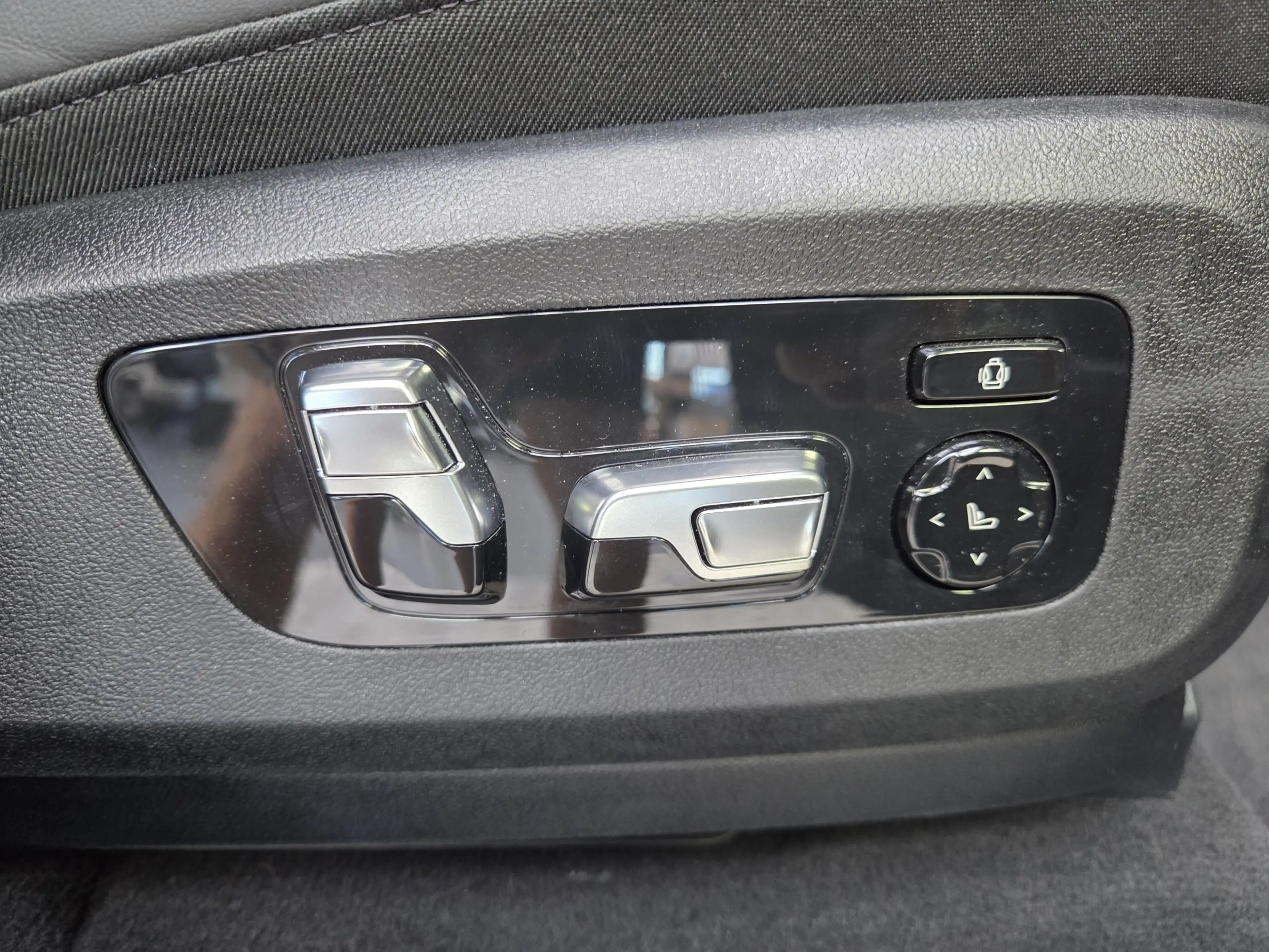 BMW X5 xDr40d M Sport Pro UPE138 B&W Luft Standheiz — photo 40