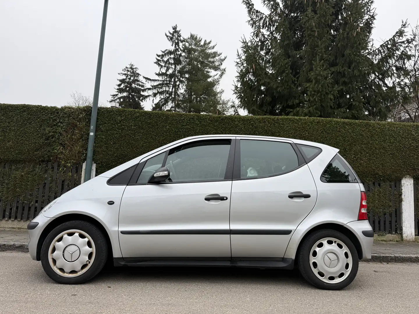 Mercedes-Benz A 160 A-Klasse Classic Tüv & Au neu PDC+AHK Grau - 2