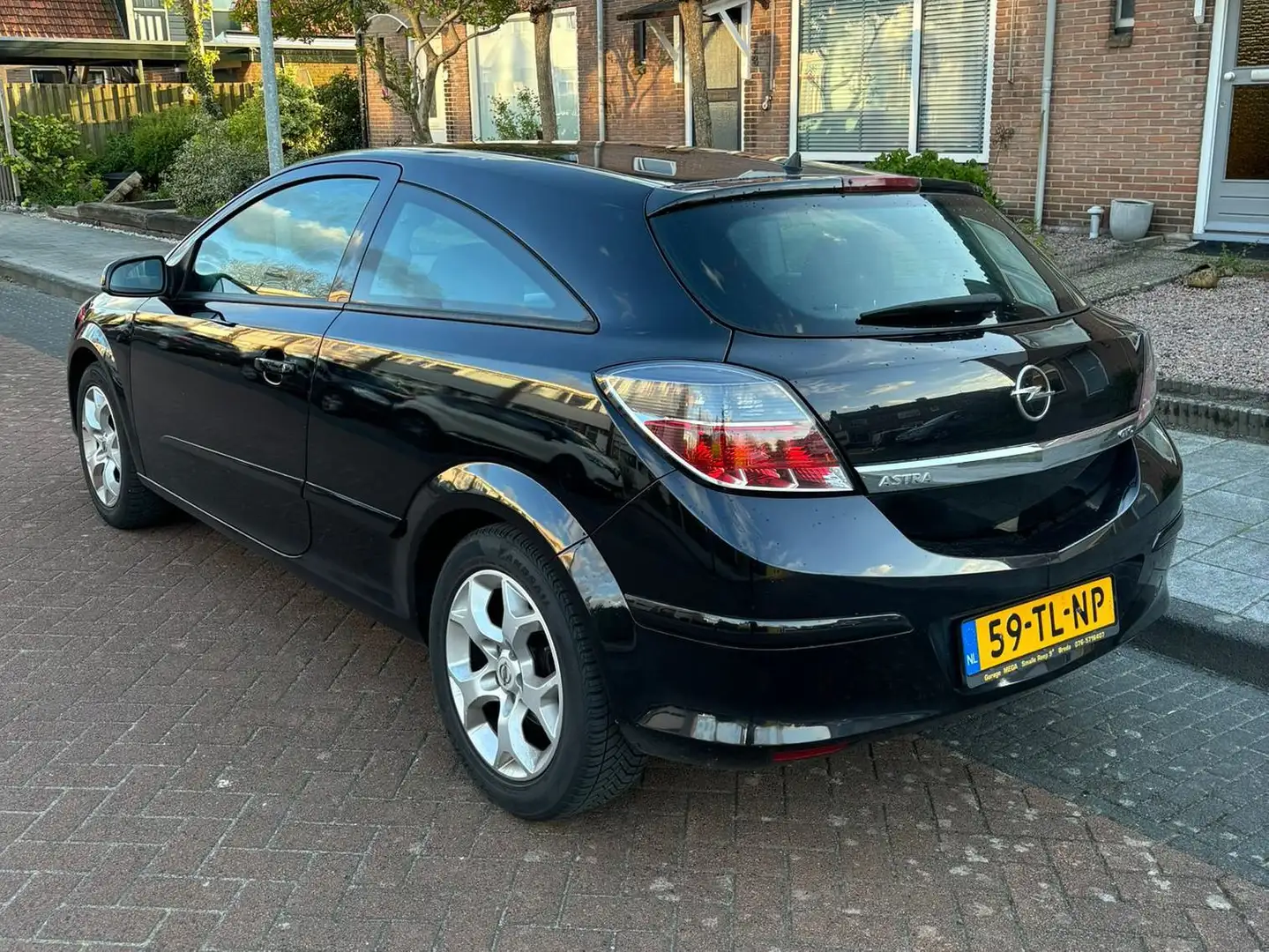 Opel Astra Astra 1.6 Edition Zwart - 2