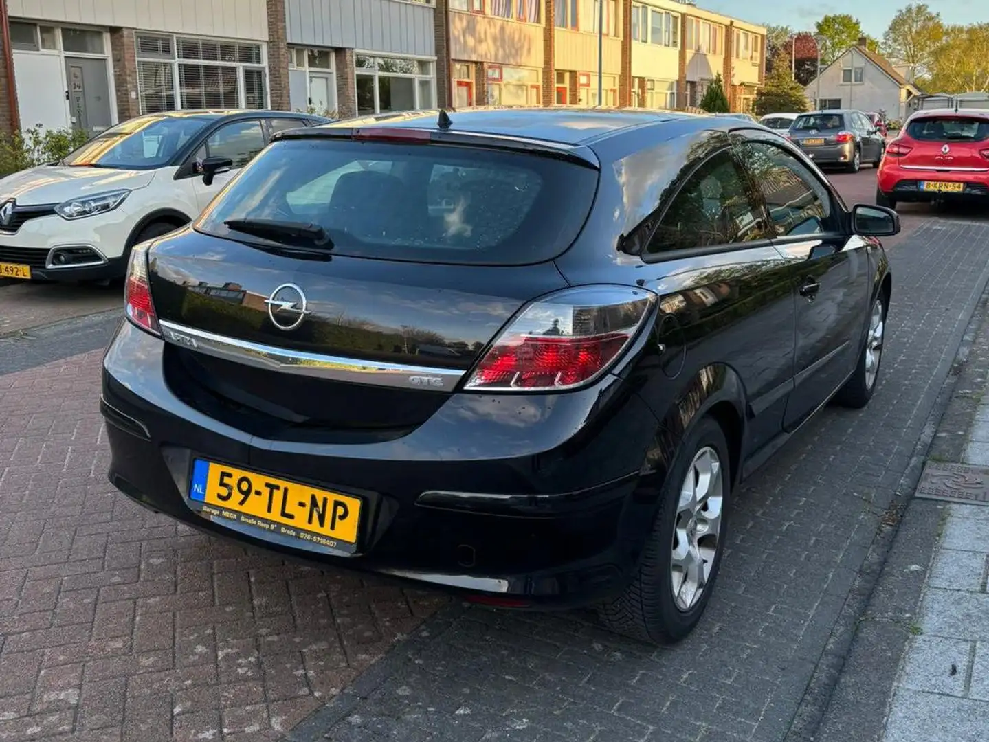 Opel Astra Astra 1.6 Edition Zwart - 1