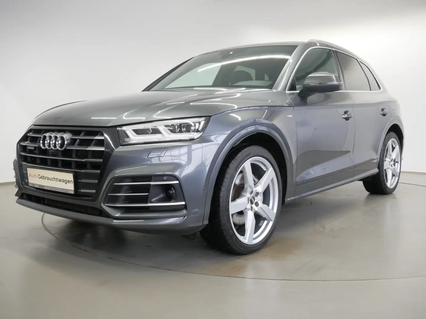 Audi Q5 55 TFSI e quattro S line LED AHK PANO virt. Cock. Grau - 2
