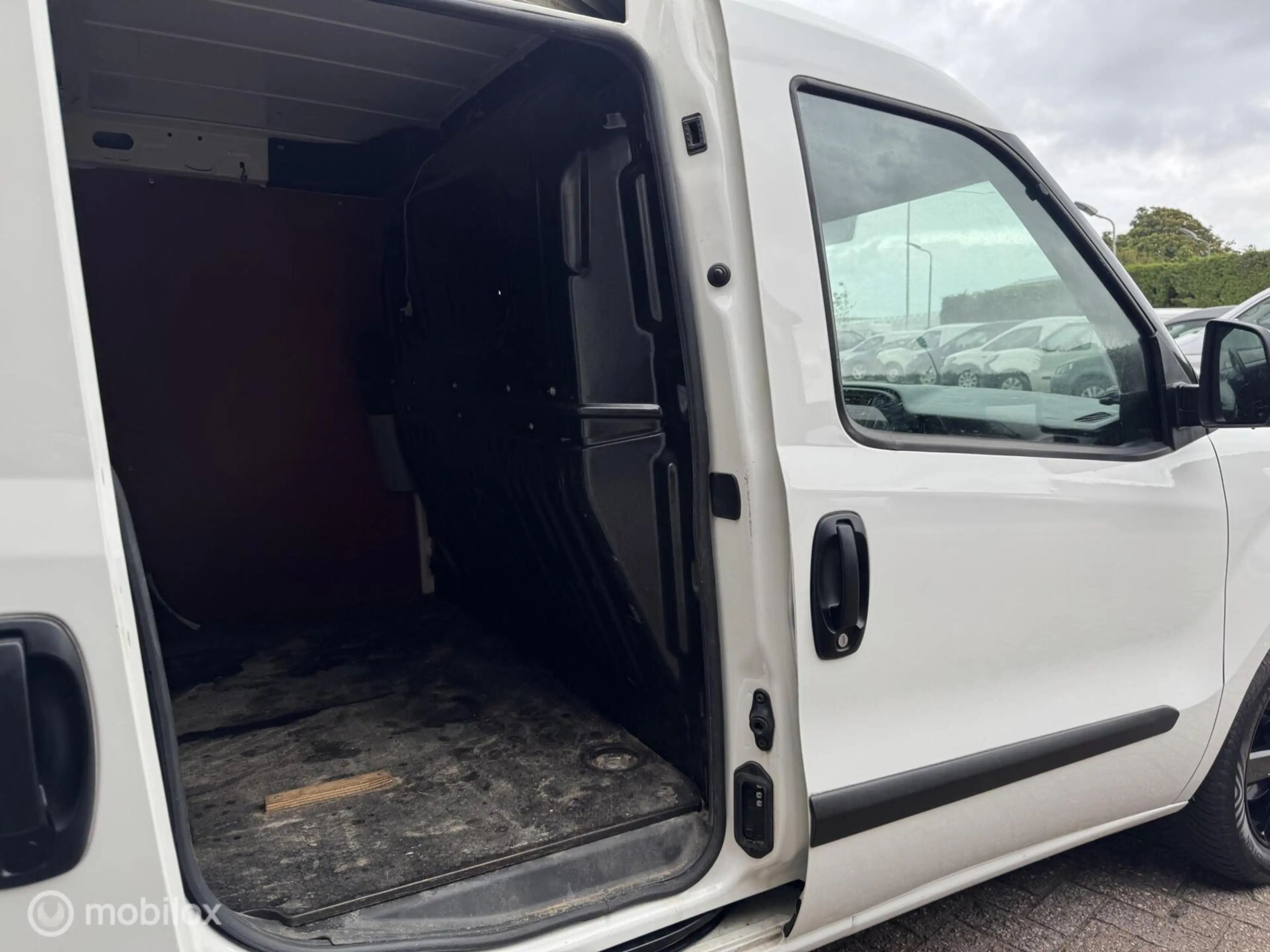 Fiat Doblo Cargo 1.6 MJ L1H1 129000 km NAP — photo 9