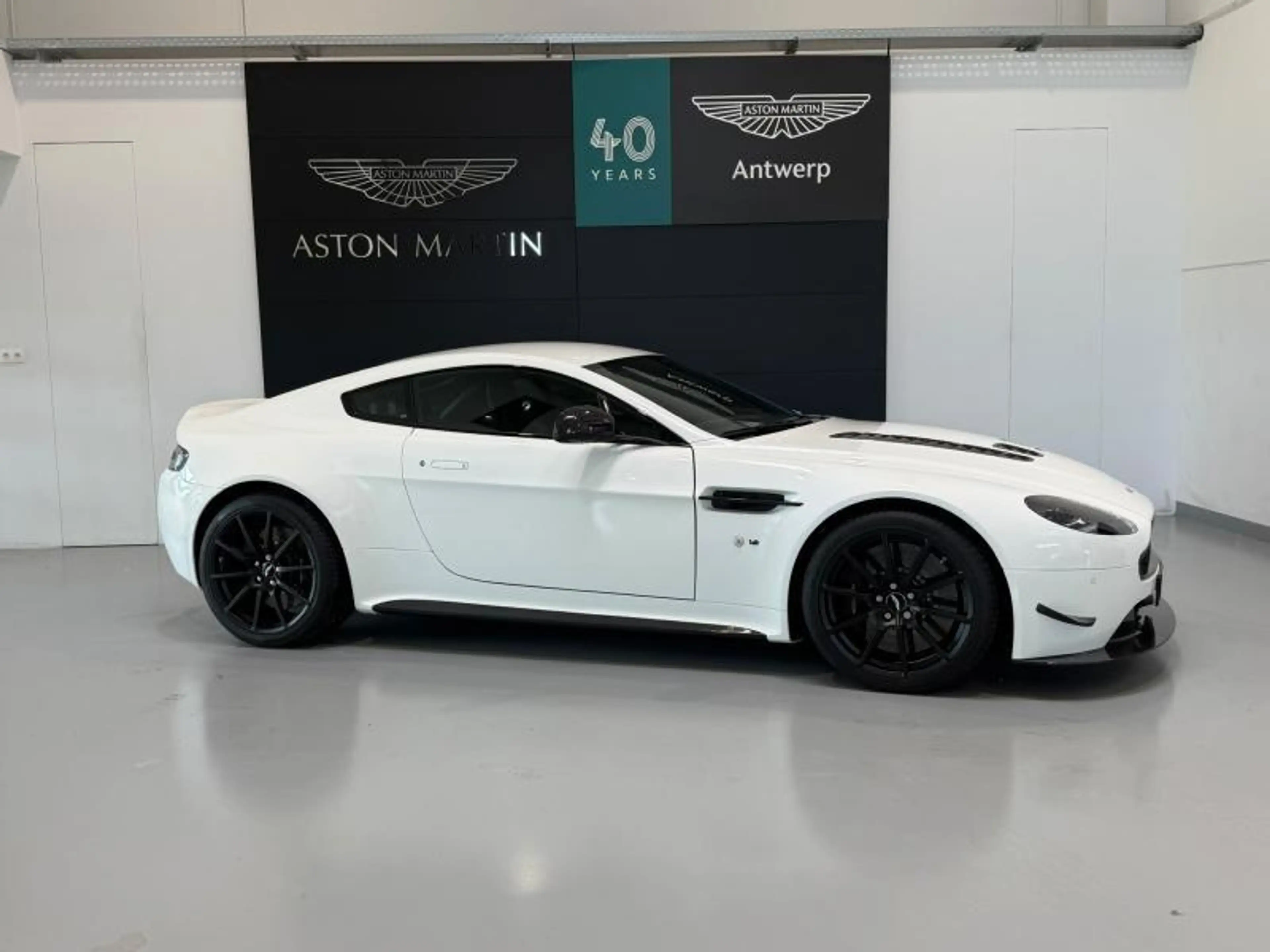 Aston Martin Vantage AMR Coupe — photo 9