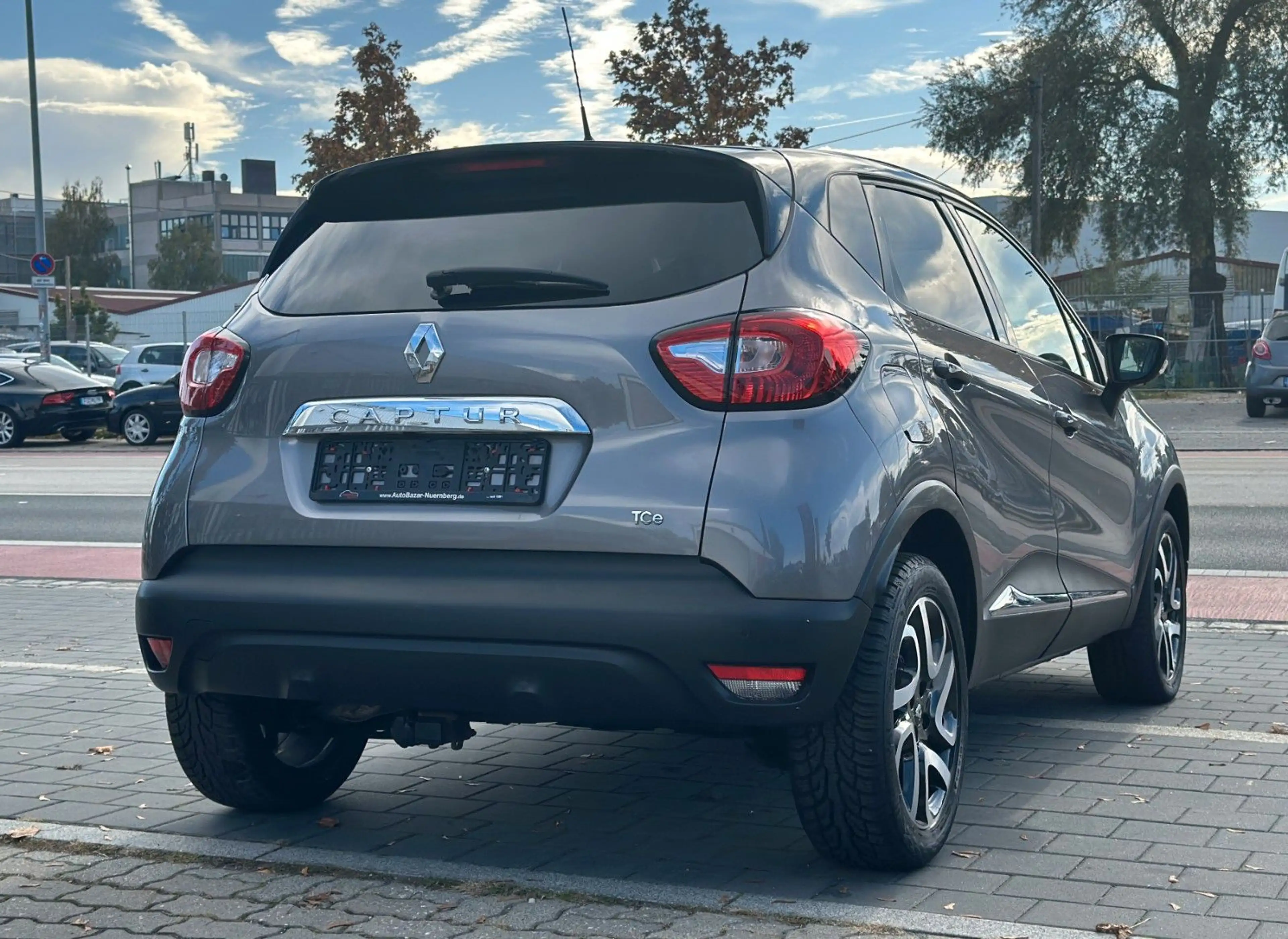 Renault Captur ENERGY TCe 120 Intens / 1. Hand / AHK — photo 5