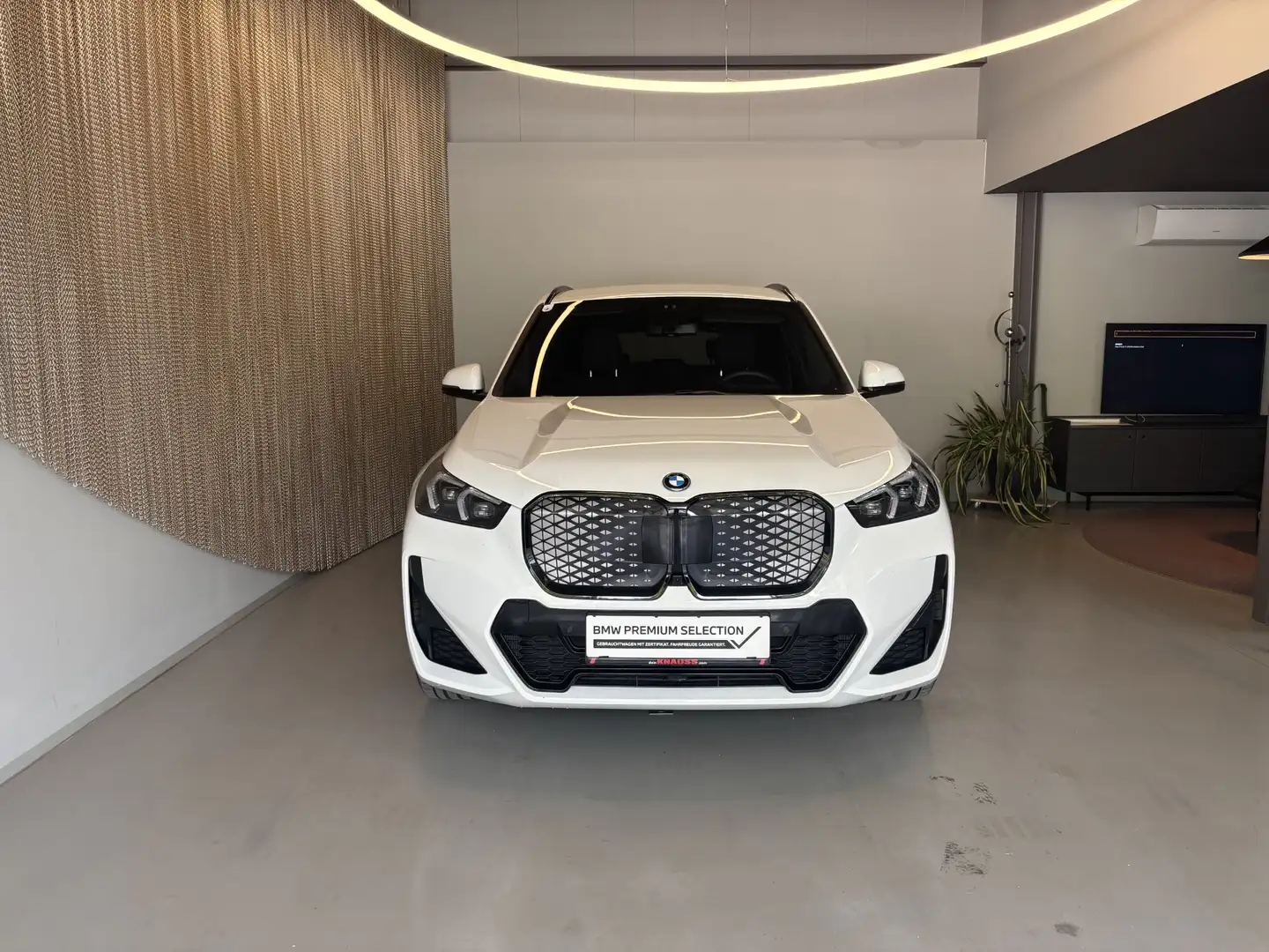 BMW iX1 eDrive20 Weiß - 2