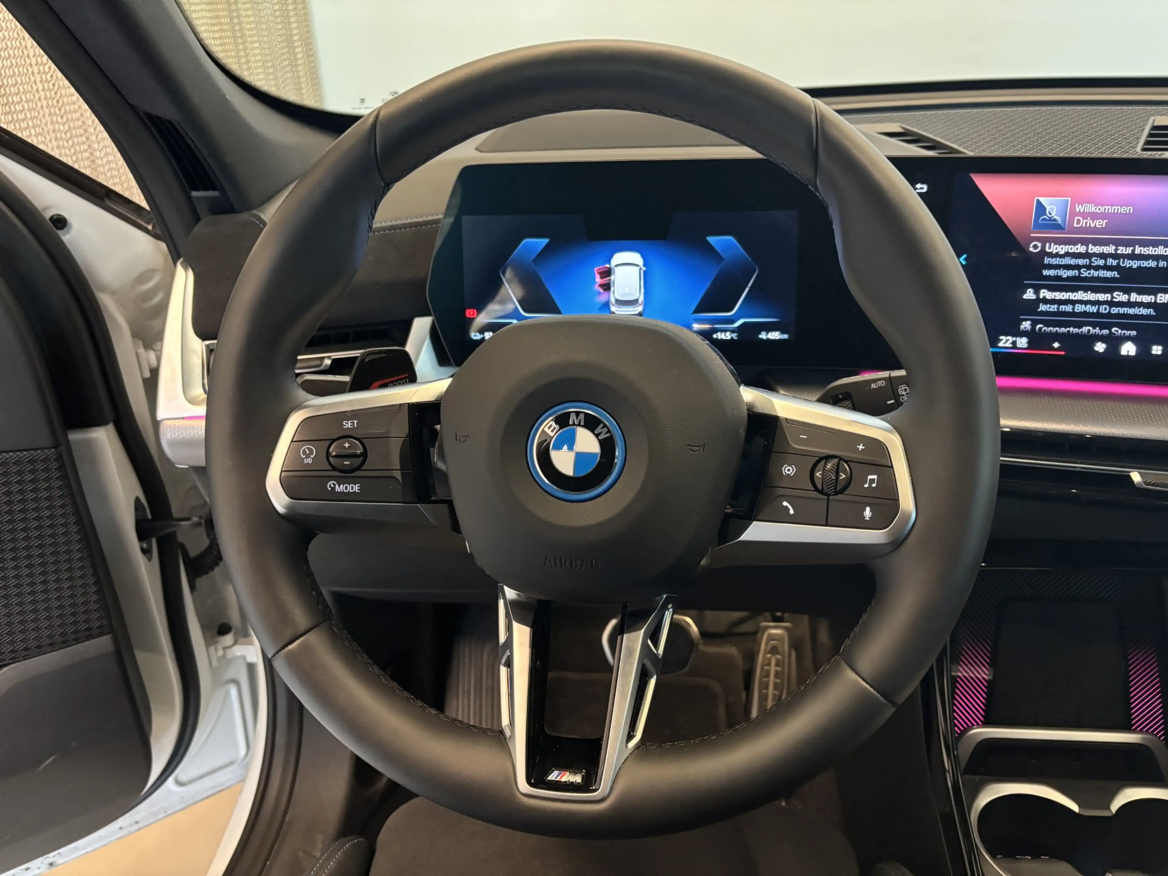 BMW iX1 eDrive20 — photo 9