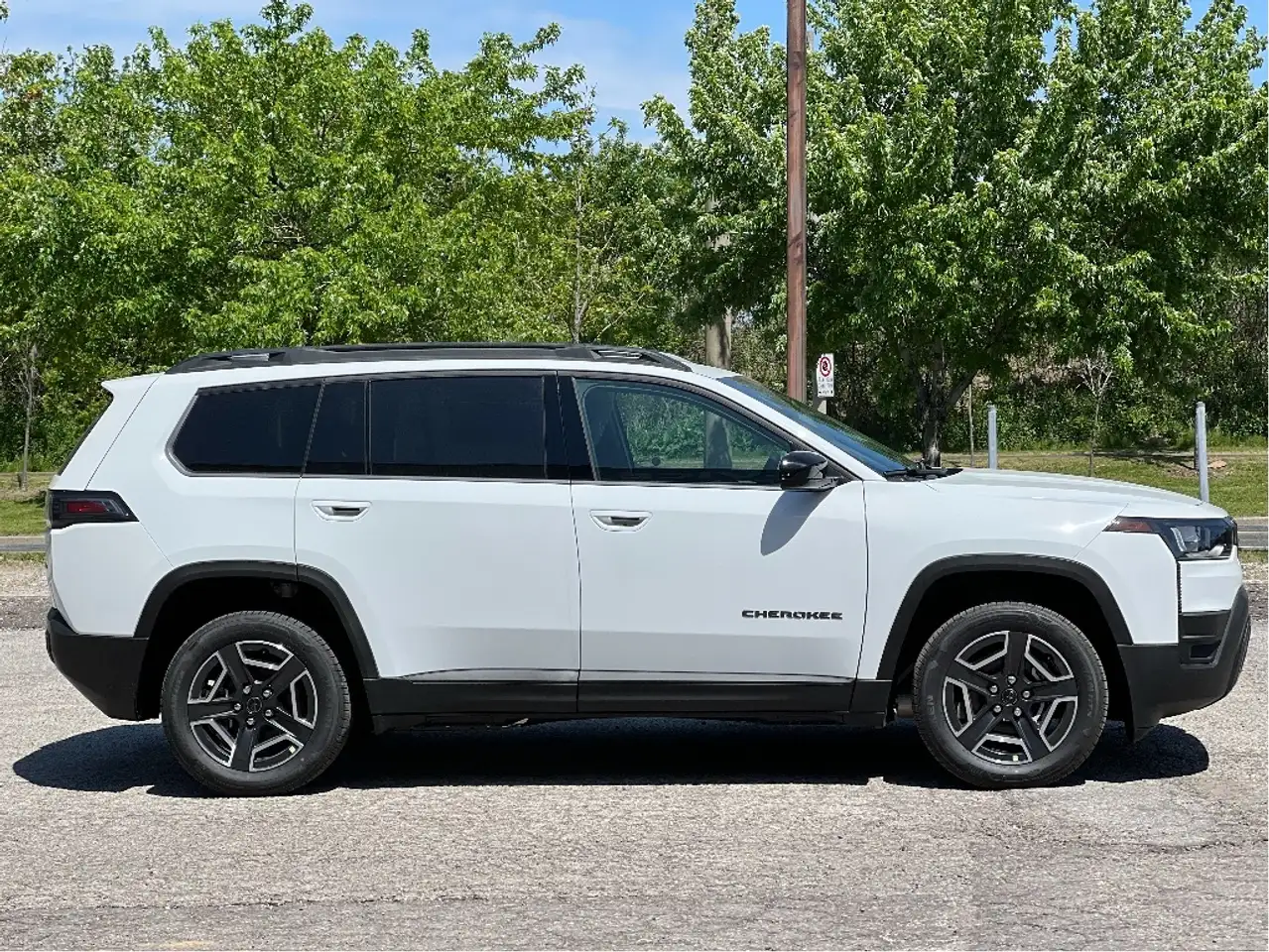 Jeep Cherokee снимка Jeep Cherokee