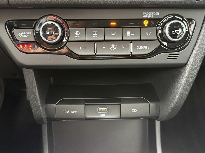 Kia e-Niro DynamicLine 39 kWh Stoelverwarming, Lage Km.St!! — photo 29