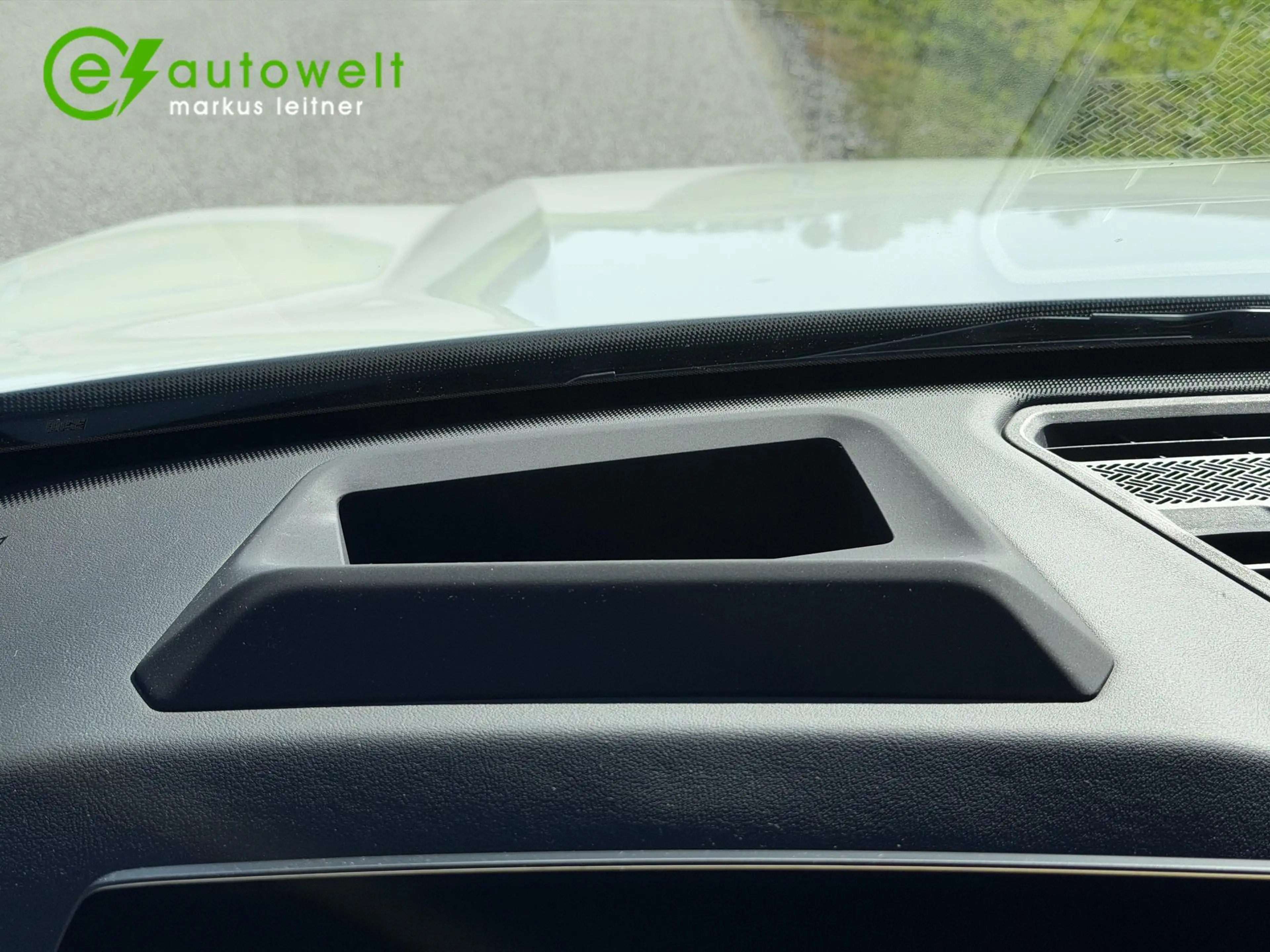 BMW iX1 xDrive30 M Sport 65kWh HeadUp Aktivsitz Totwinkel — photo 13