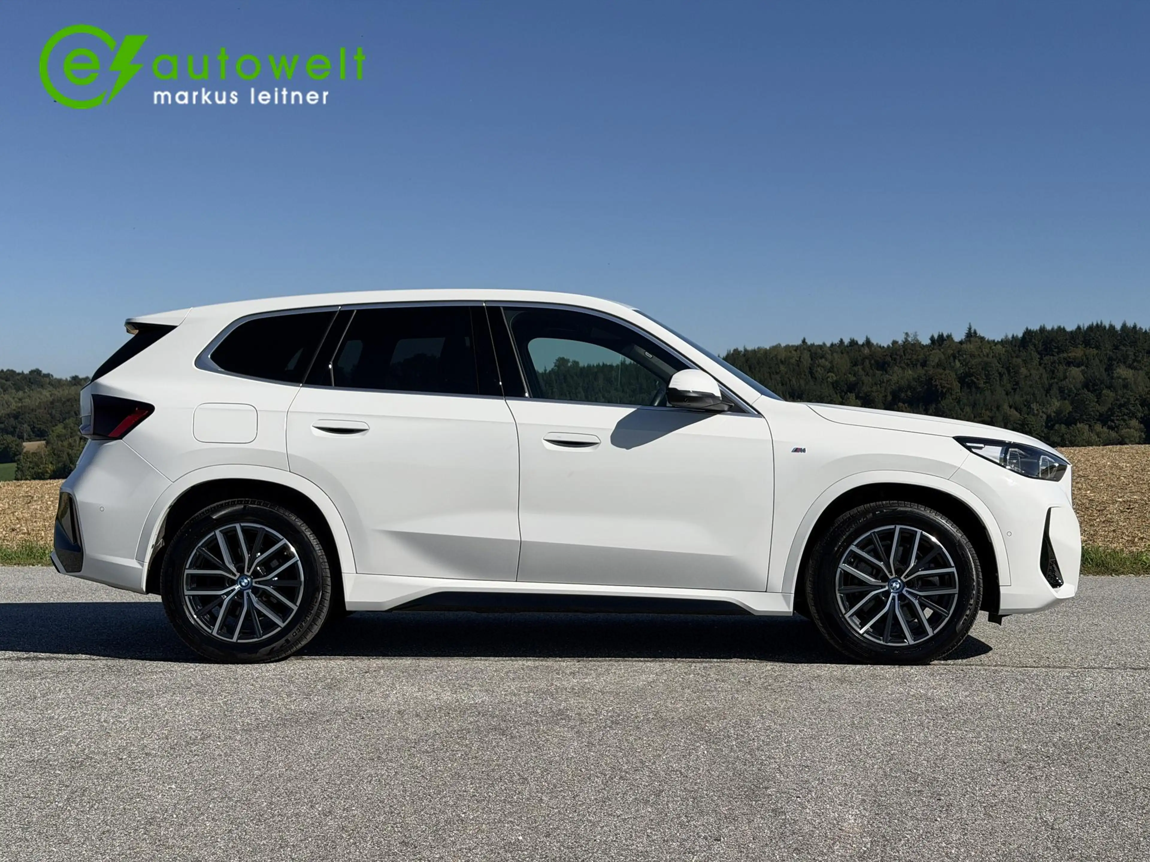 BMW iX1 xDrive30 M Sport 65kWh HeadUp Aktivsitz Totwinkel — photo 3
