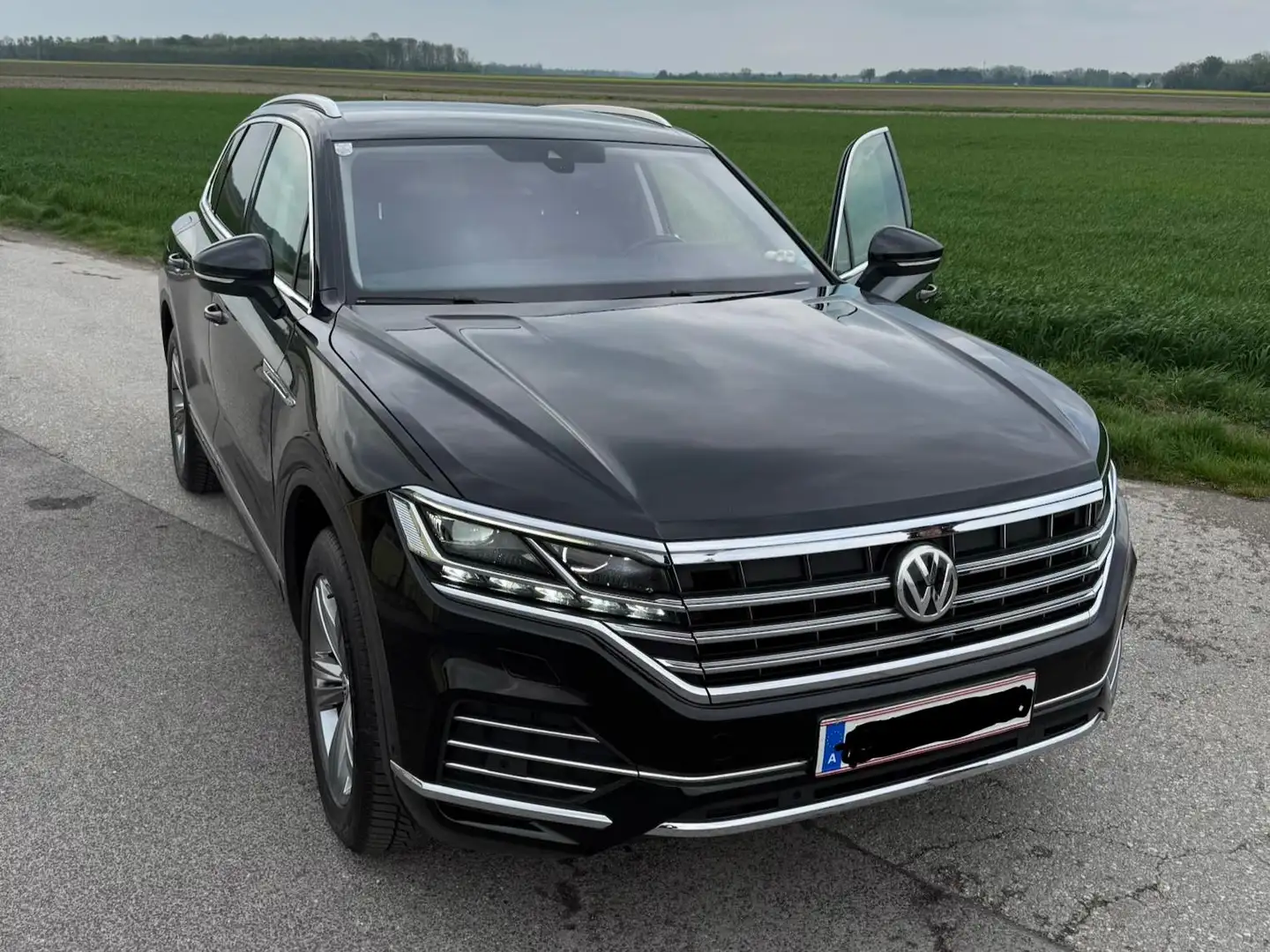 Volkswagen Touareg Touareg 4Motion V6 TDI SCR Edition Aut. Edition Schwarz - 2