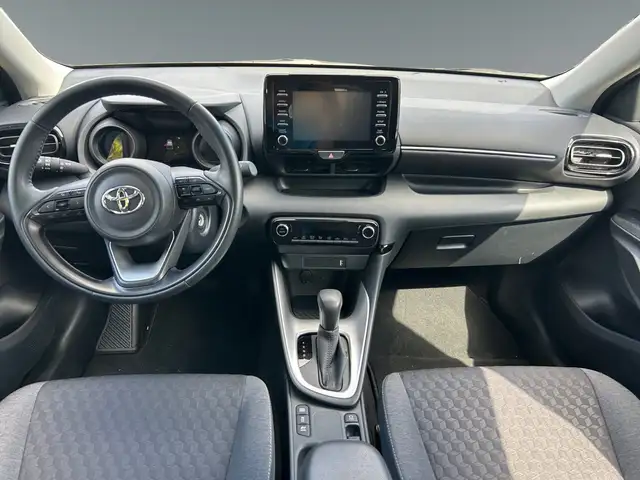 Toyota Yaris view 11