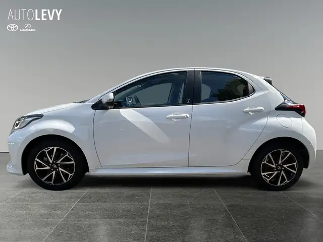 Toyota Yaris view 3
