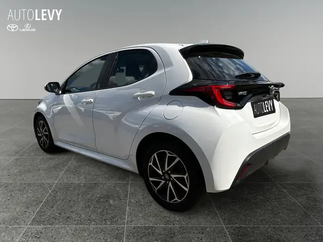 Toyota Yaris view 4