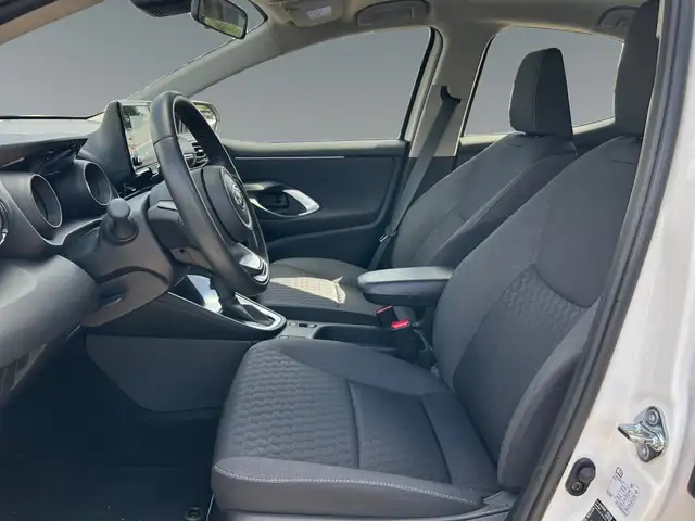 Toyota Yaris view 10