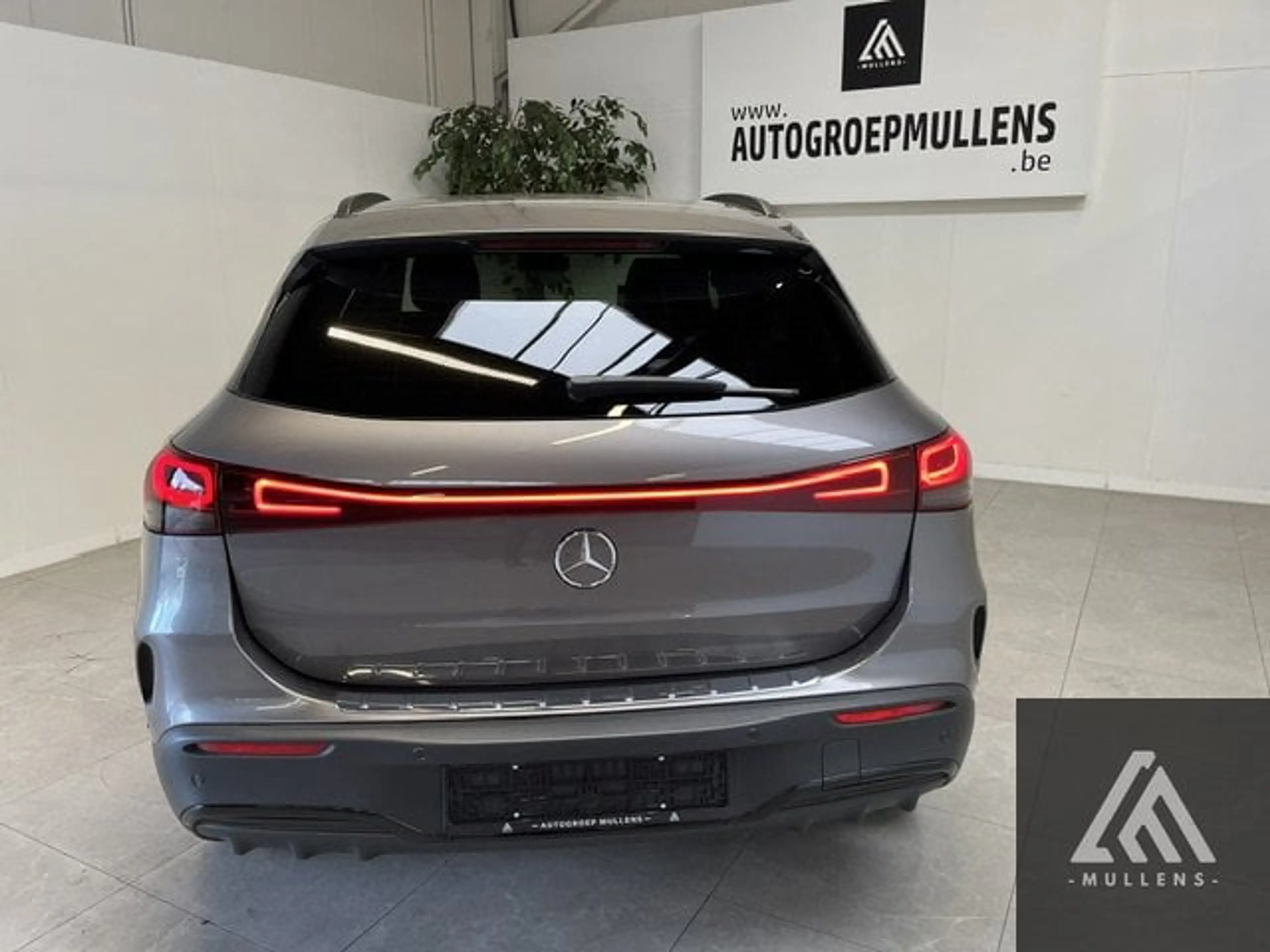 Mercedes-Benz EQA 250 250 AMG Line — photo 6