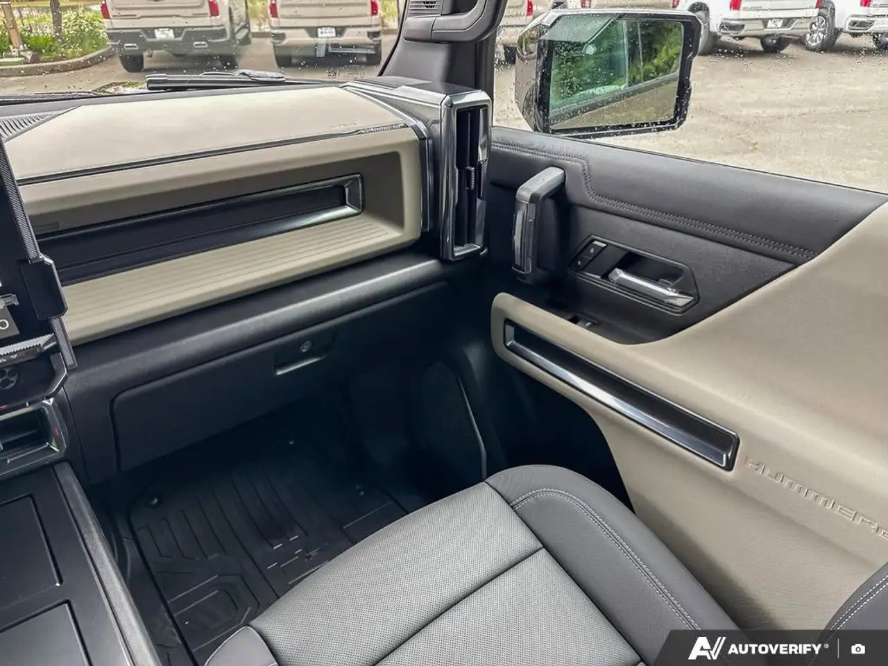 GMC HUMMER EV SUV снимка GMC HUMMER EV SUV