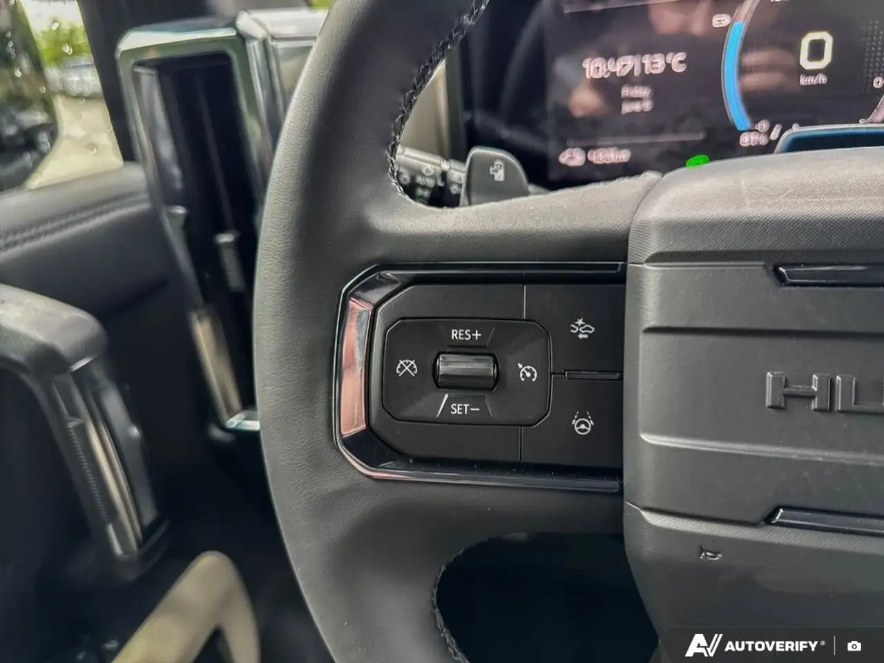 GMC HUMMER EV SUV снимка GMC HUMMER EV SUV