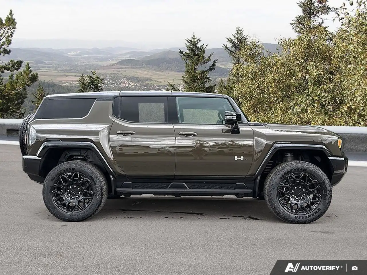 GMC HUMMER EV SUV снимка GMC HUMMER EV SUV
