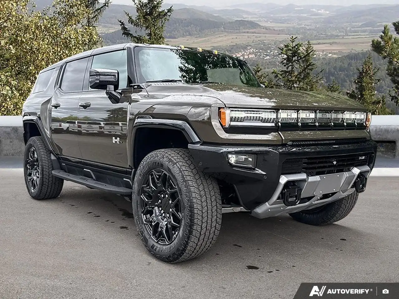 GMC HUMMER EV SUV снимка GMC HUMMER EV SUV