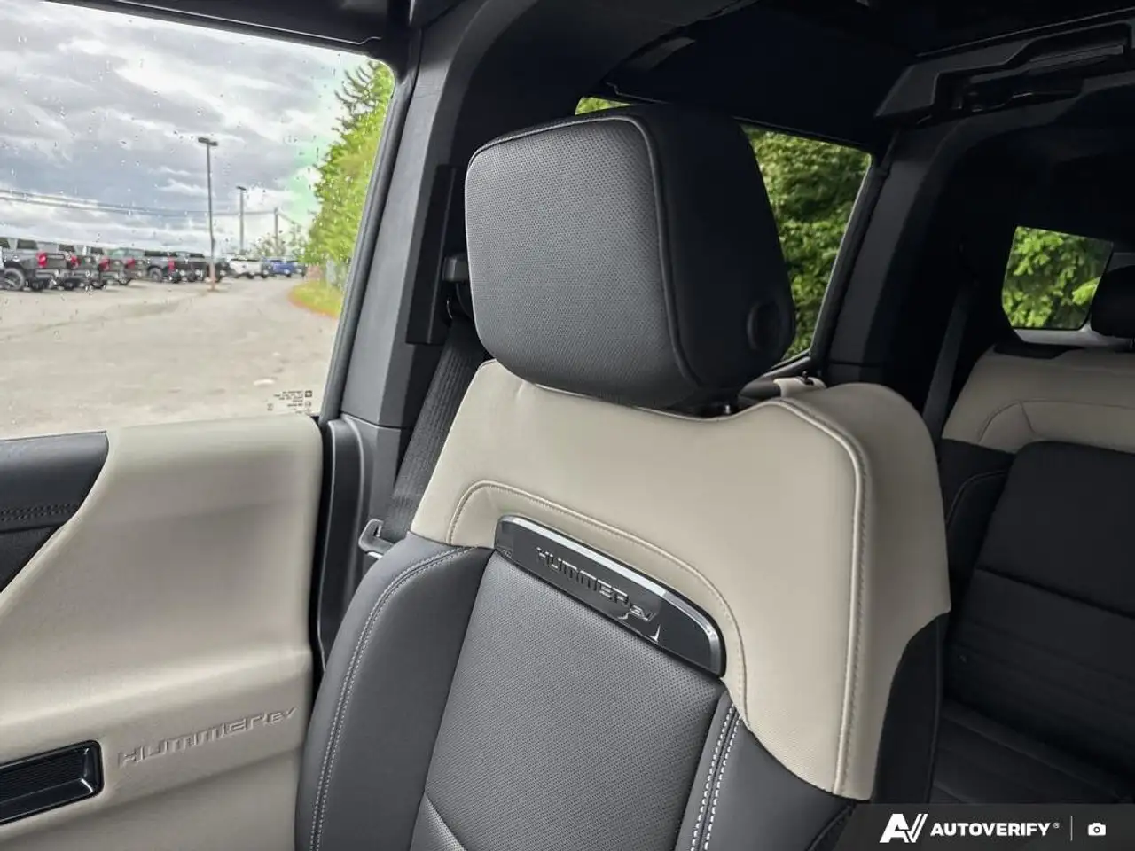 GMC HUMMER EV SUV снимка GMC HUMMER EV SUV