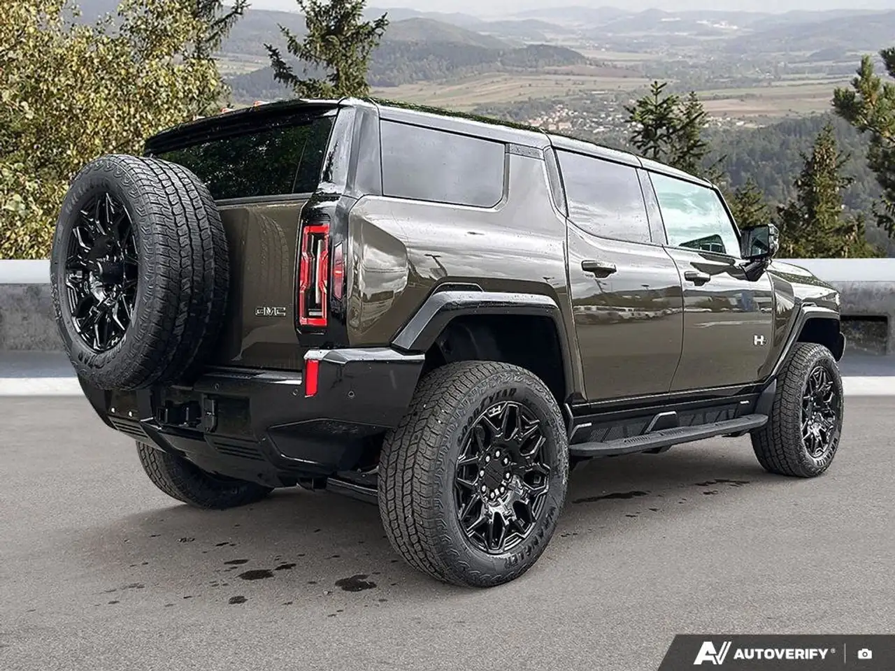 GMC HUMMER EV SUV снимка GMC HUMMER EV SUV