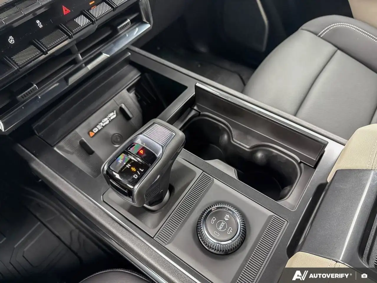 GMC HUMMER EV SUV снимка GMC HUMMER EV SUV